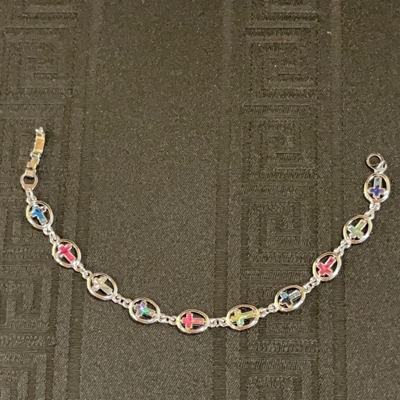 👋 3/$15 Silver Natural Shell Cross Bracelet 🌈 - Picture 4 of 7